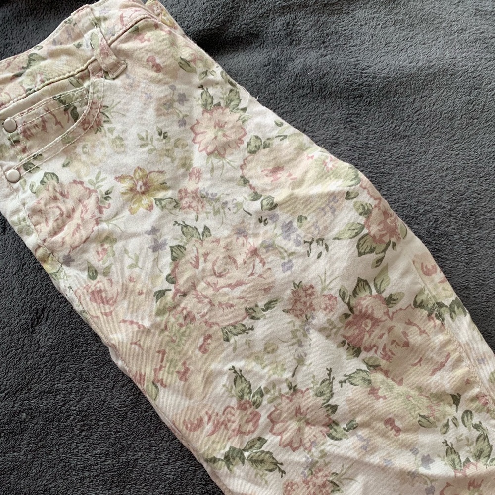 Forever 21 Floral jeans